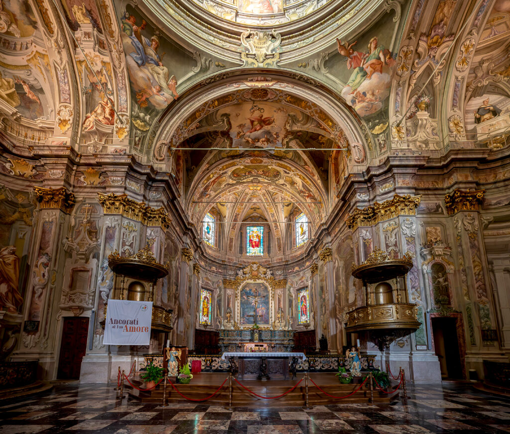 interni Basilica di San Vittore