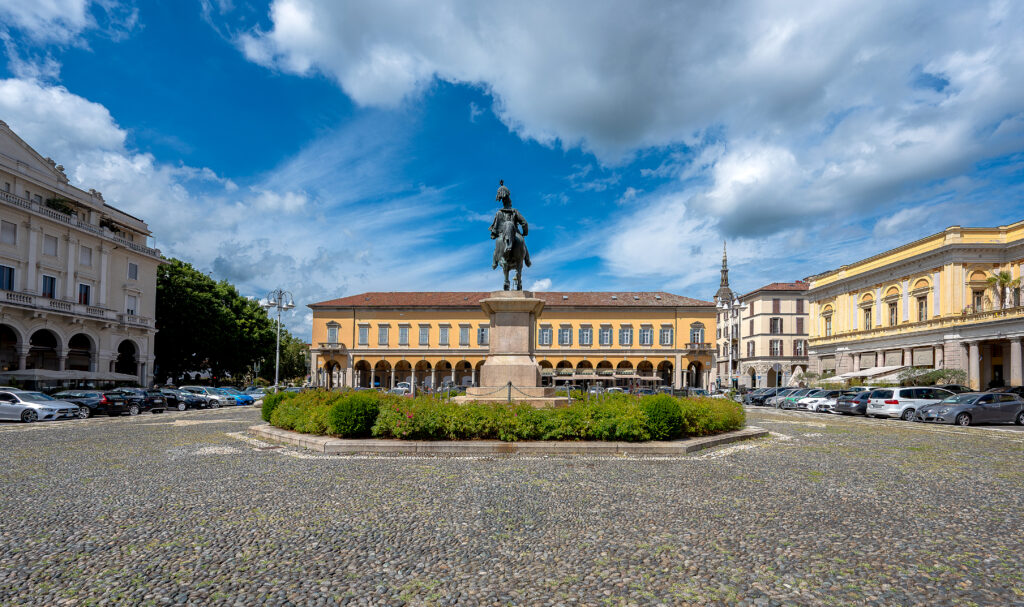 piazza centrale novara
